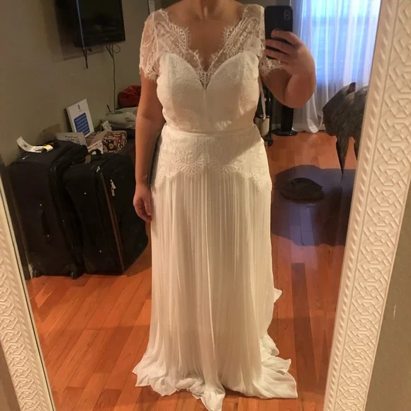 ASOS White Lace Cap Sleeve Wedding Dress - Picture 5 of 7